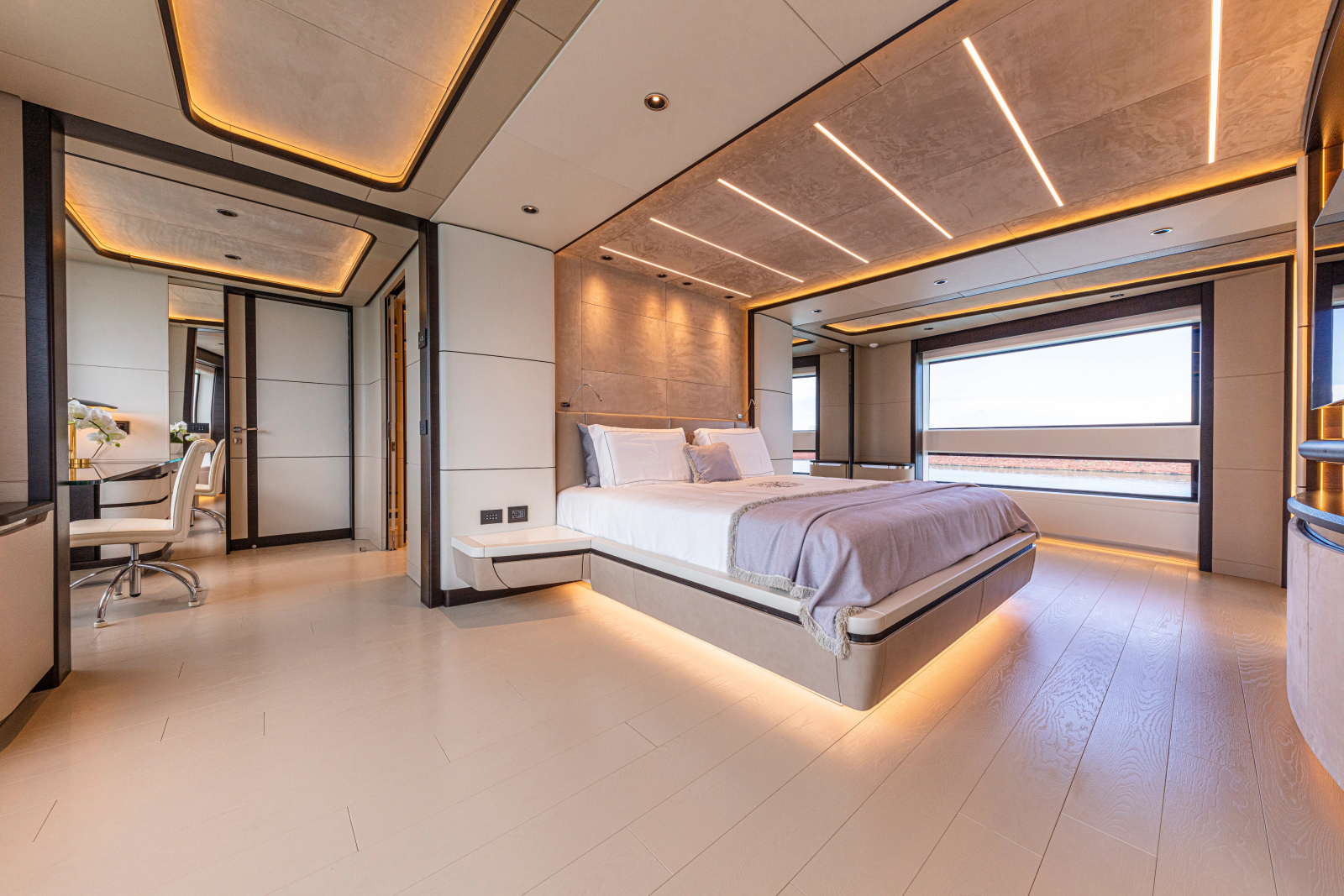 120' 2028 Ocean King Ducale 120