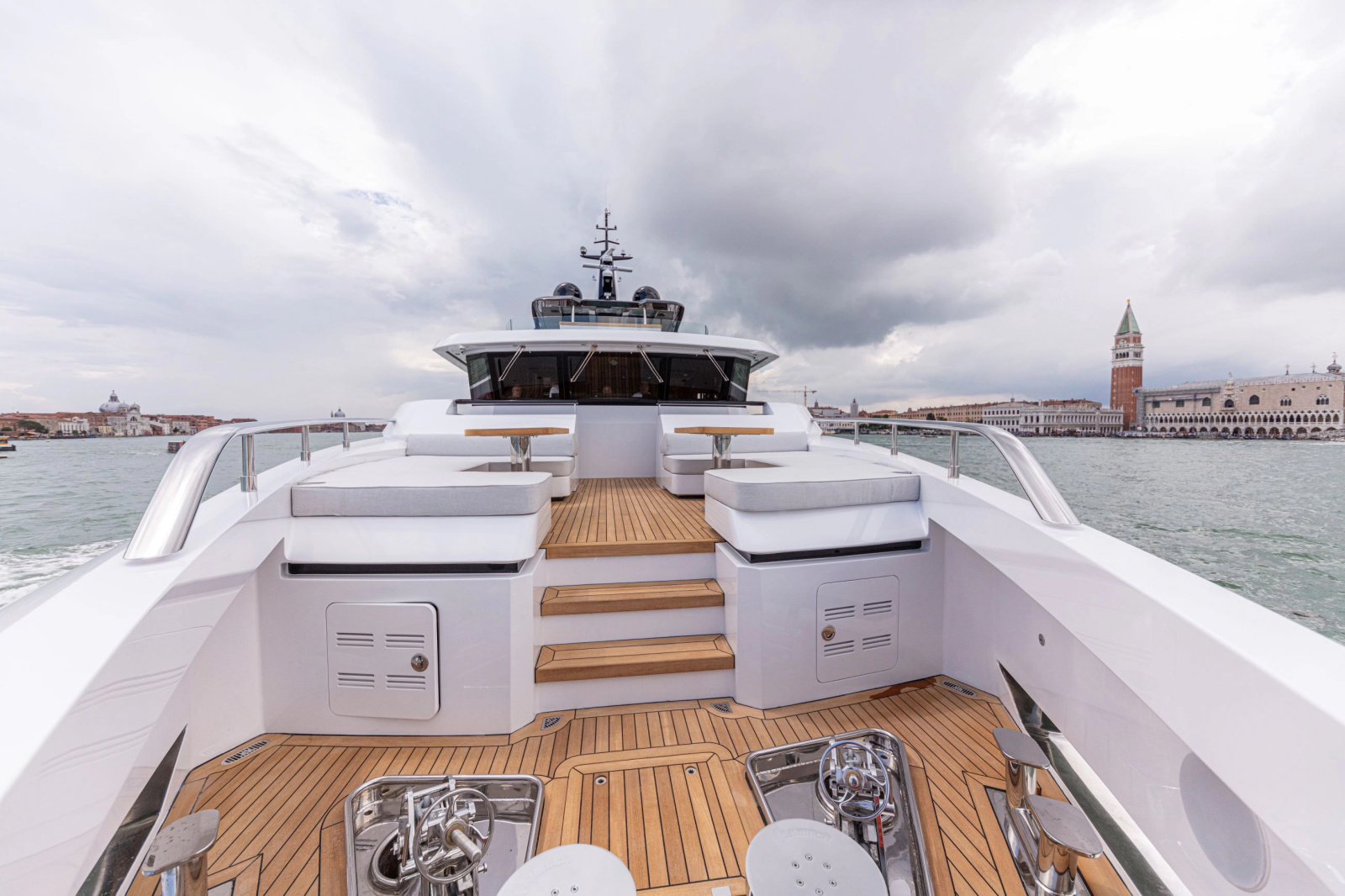 120' 2028 Ocean King Ducale 120