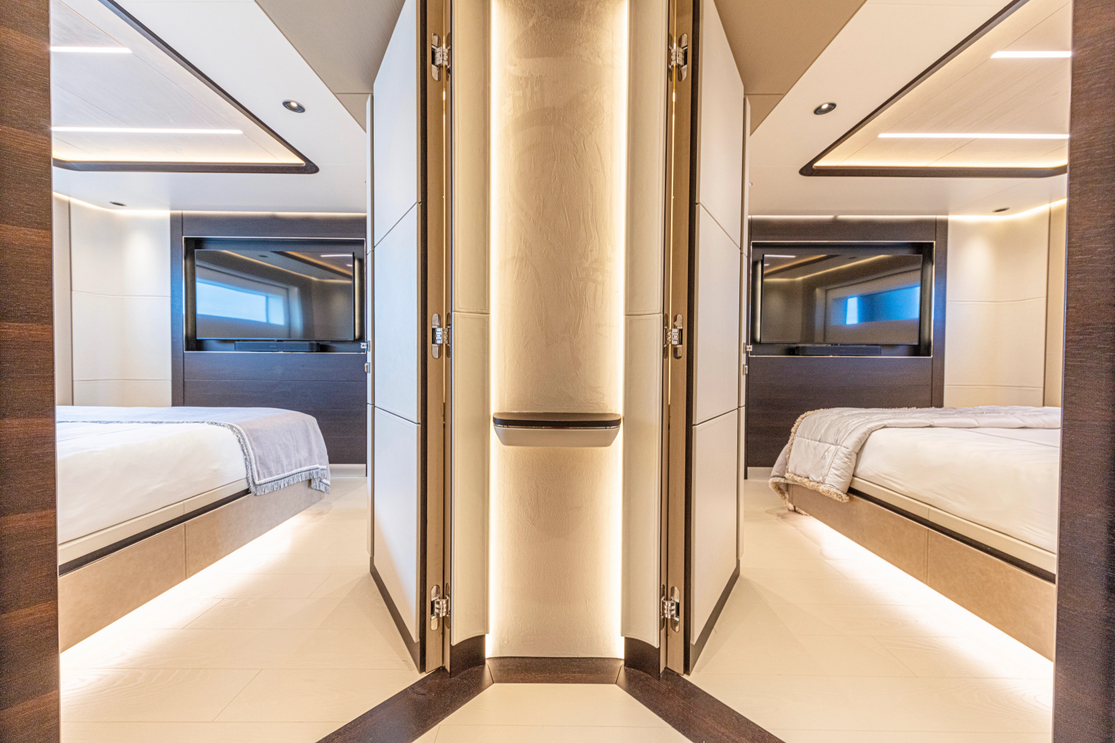 120' 2028 Ocean King Ducale 120