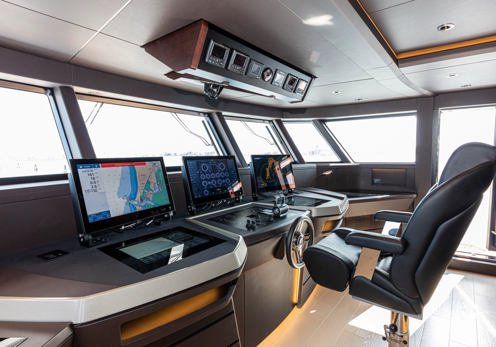 120' 2028 Ocean King Ducale 120