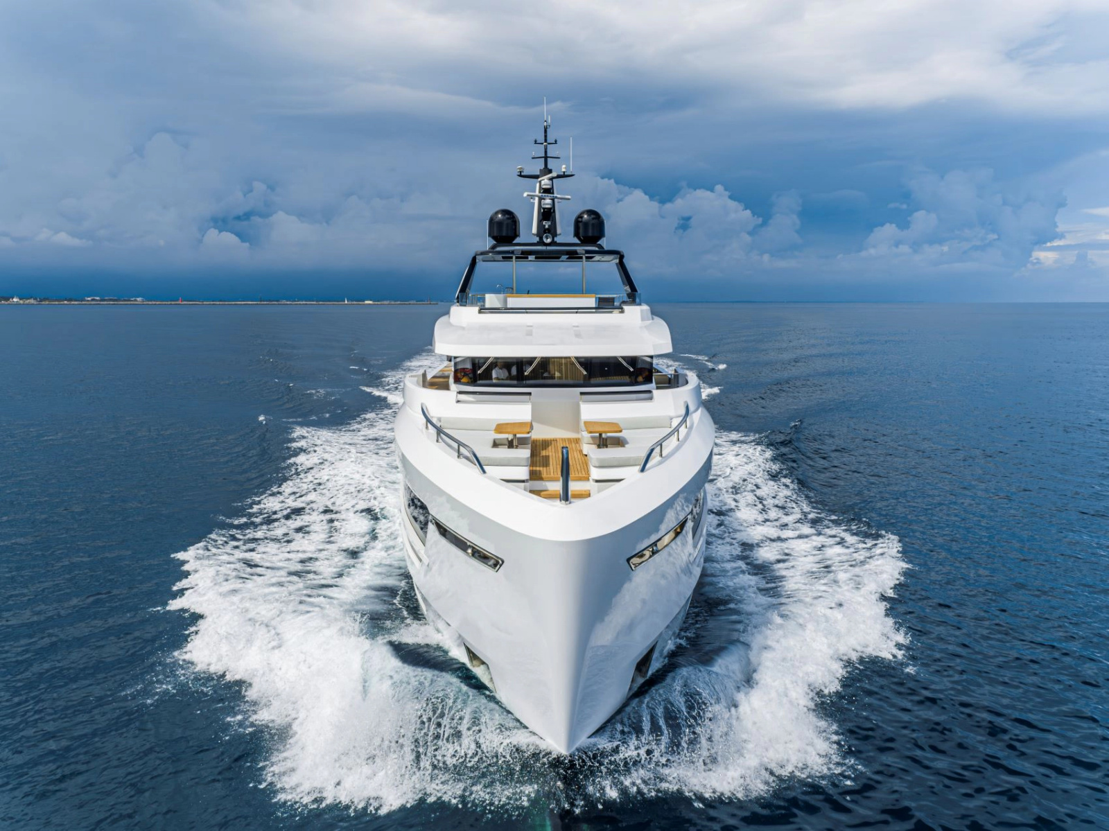 120' 2028 Ocean King Ducale 120
