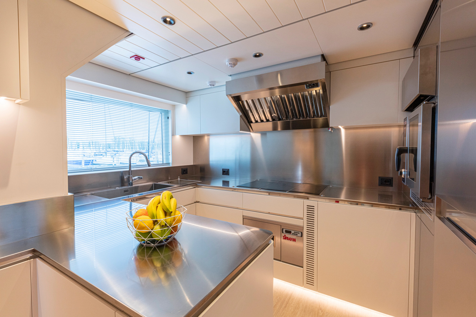 120' 2028 Ocean King Ducale 120