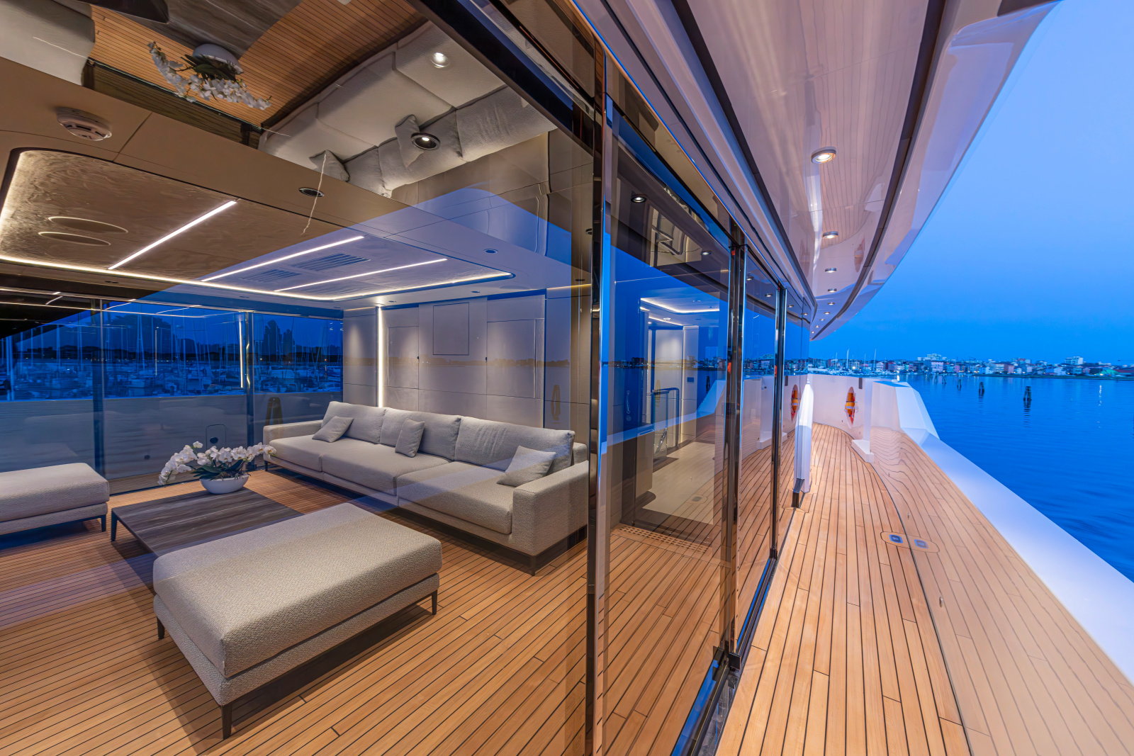 120' 2028 Ocean King Ducale 120