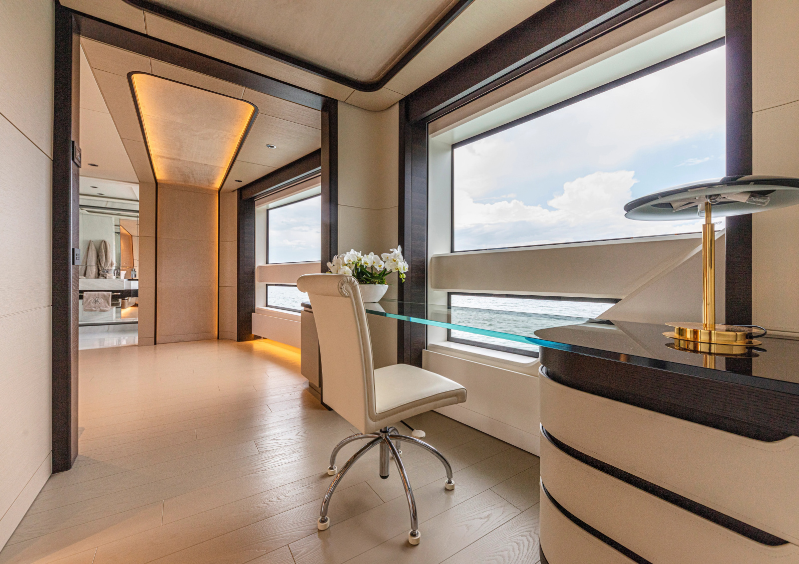 120' 2028 Ocean King Ducale 120