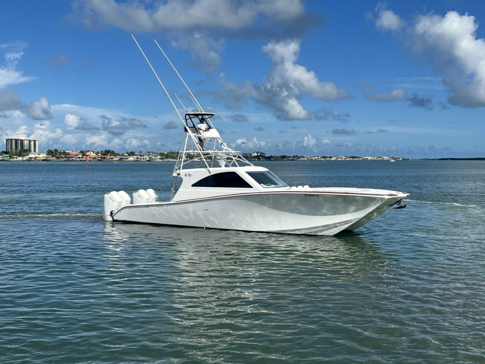 Queen/Smith Custom 53 - Exterior
