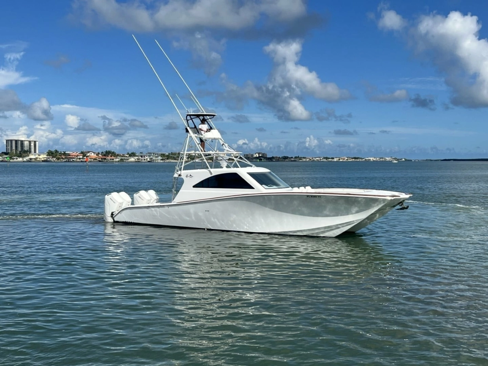 Queen/Smith Custom 53 - Exterior