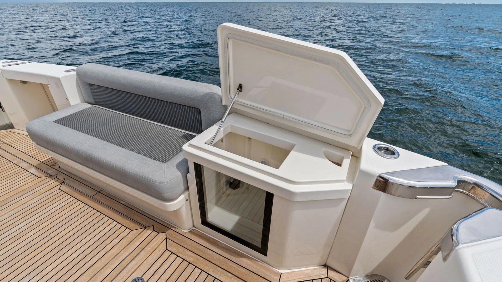 Aft Deck Seating with Storage