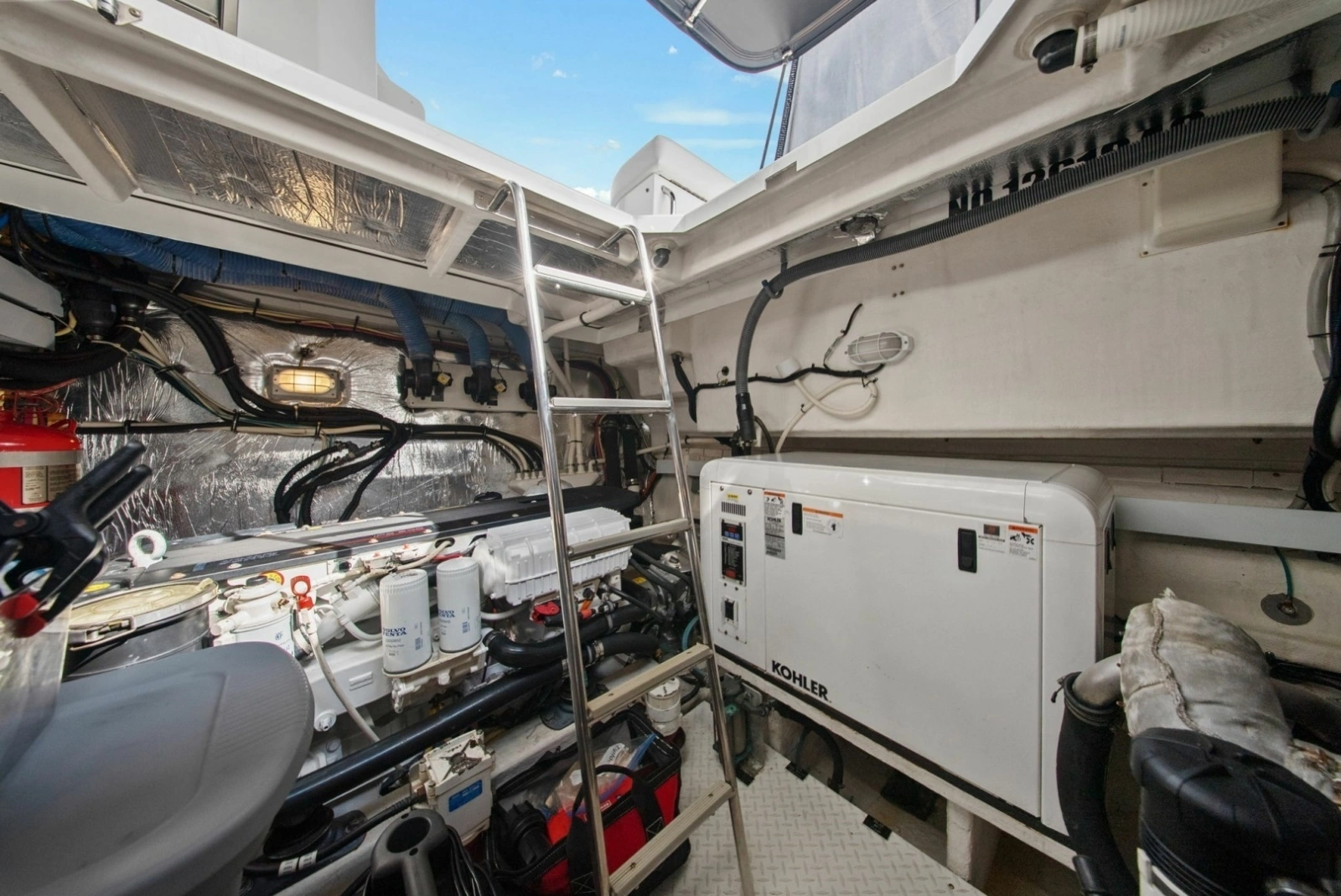 2014 Cruisers Yachts 48 Cantius