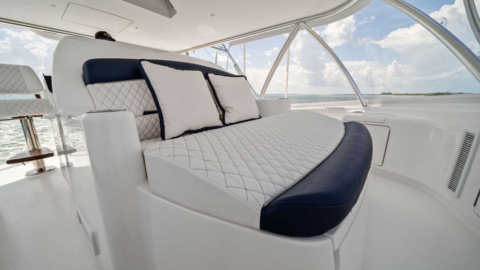 Flybridge Lounge Seating Area