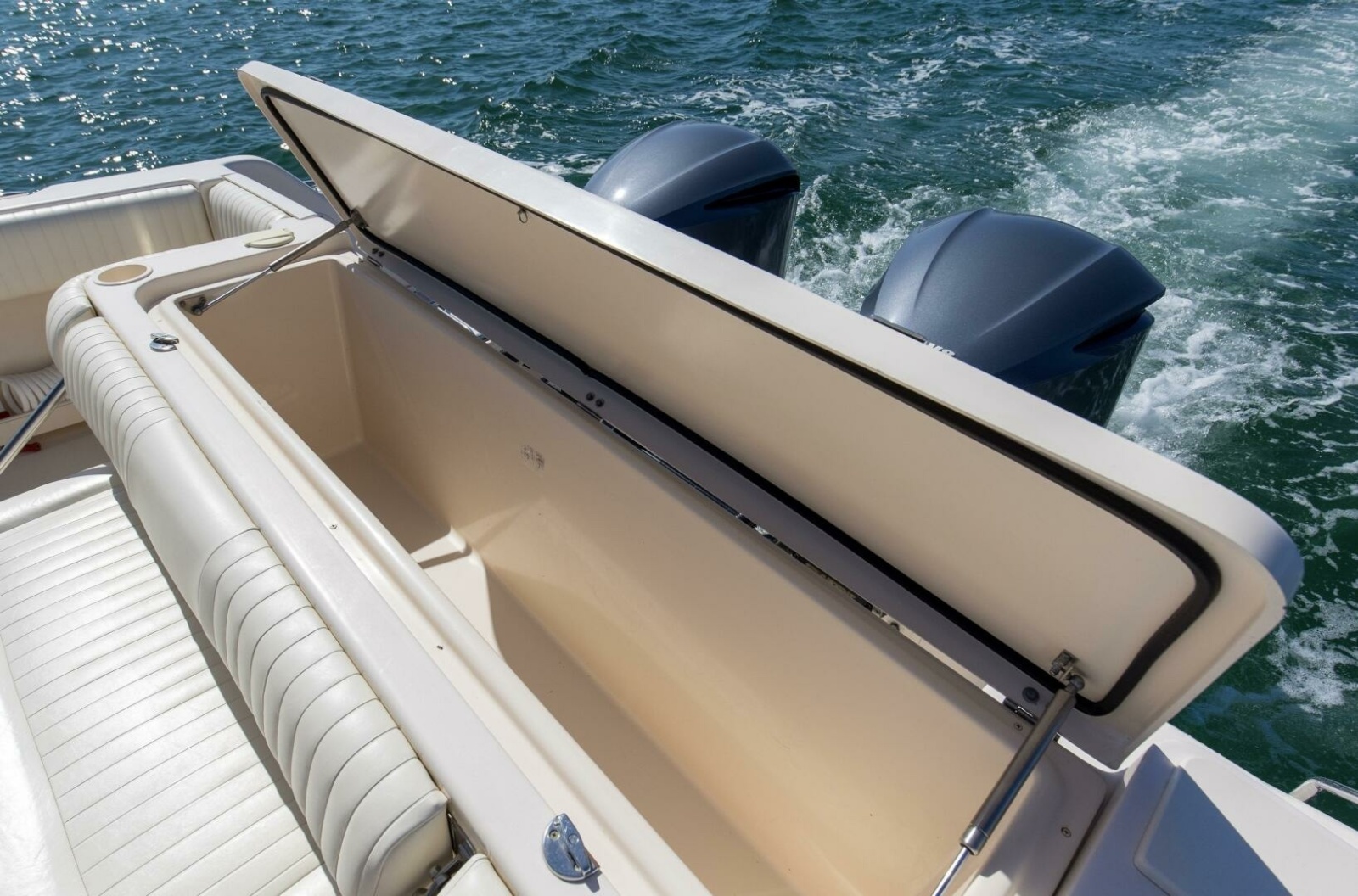 33' 2009 Grady-White 330 Express