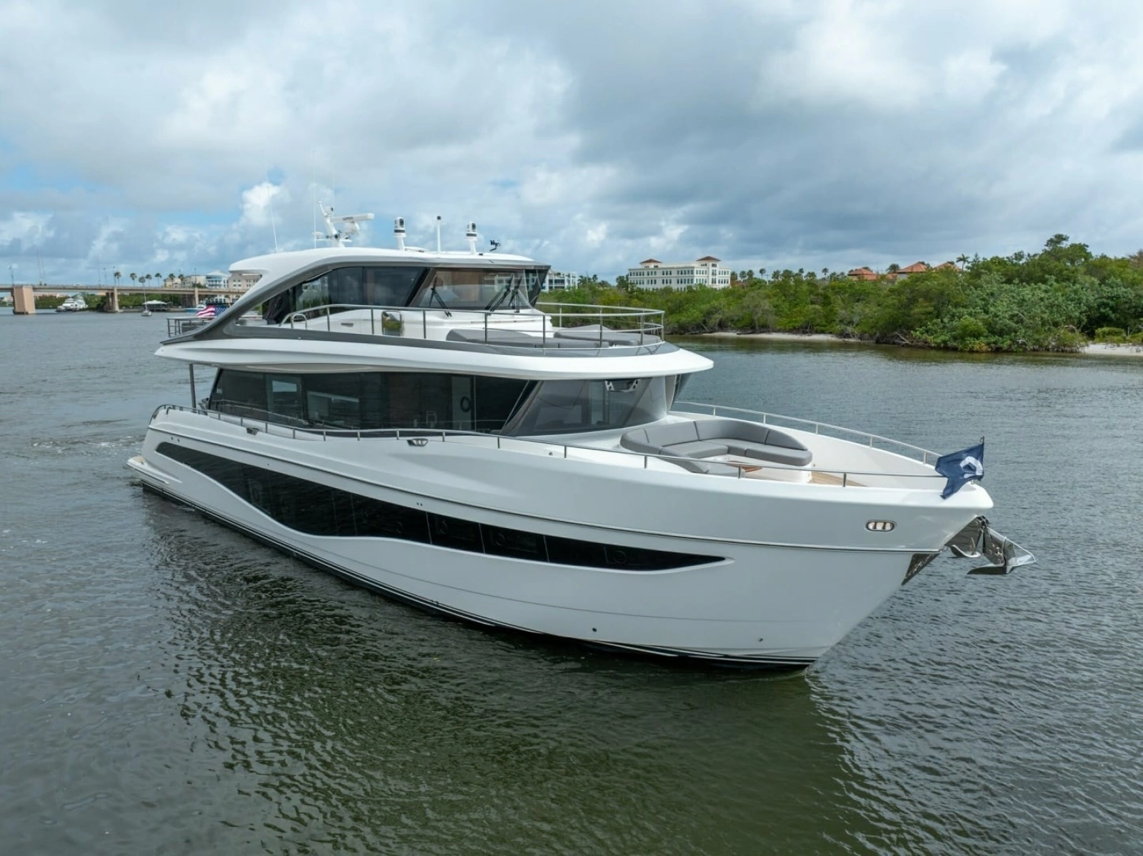 Princess 80 LANIKAI - Starboard Bow Profile