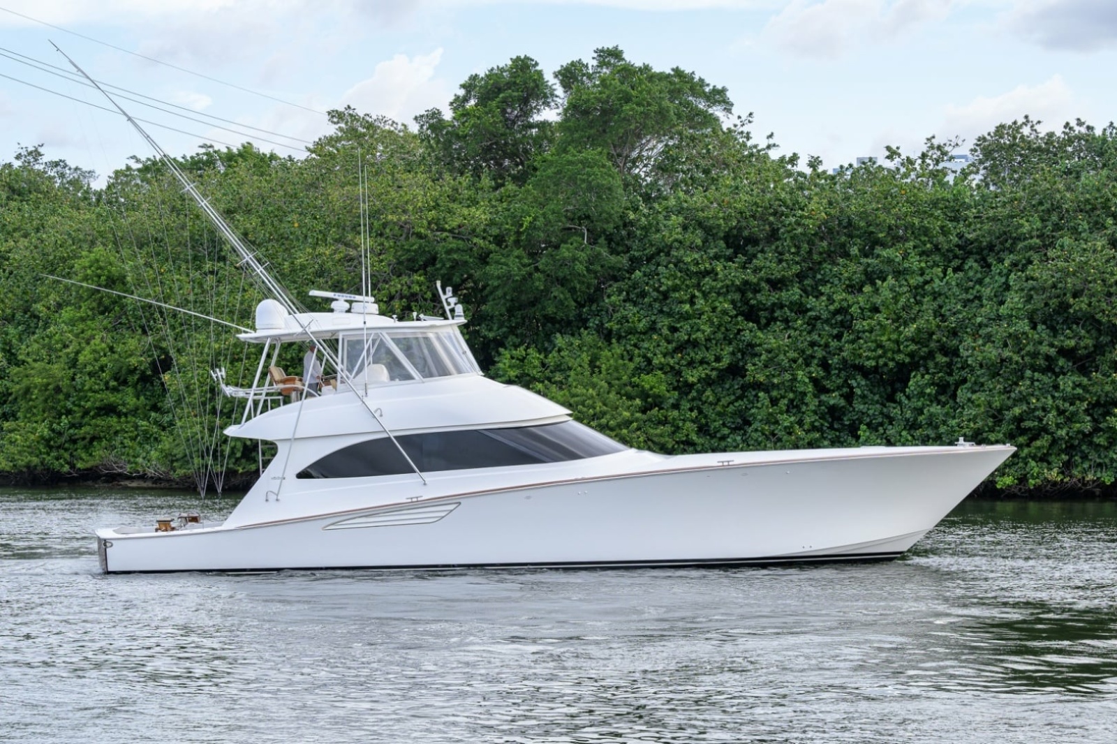 Viking 70 DESPERADO - Starboard Profile