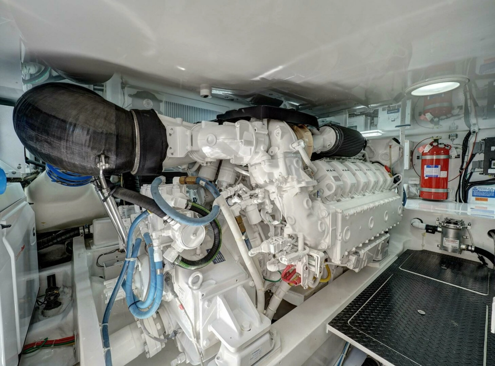 2017 Viking 52 Convertible photo 35