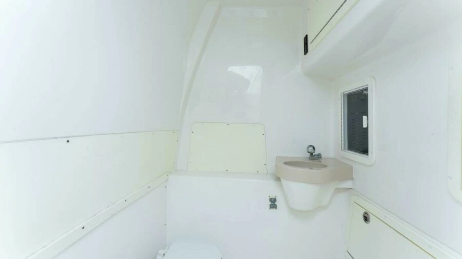 2019 Invincible 39 Open