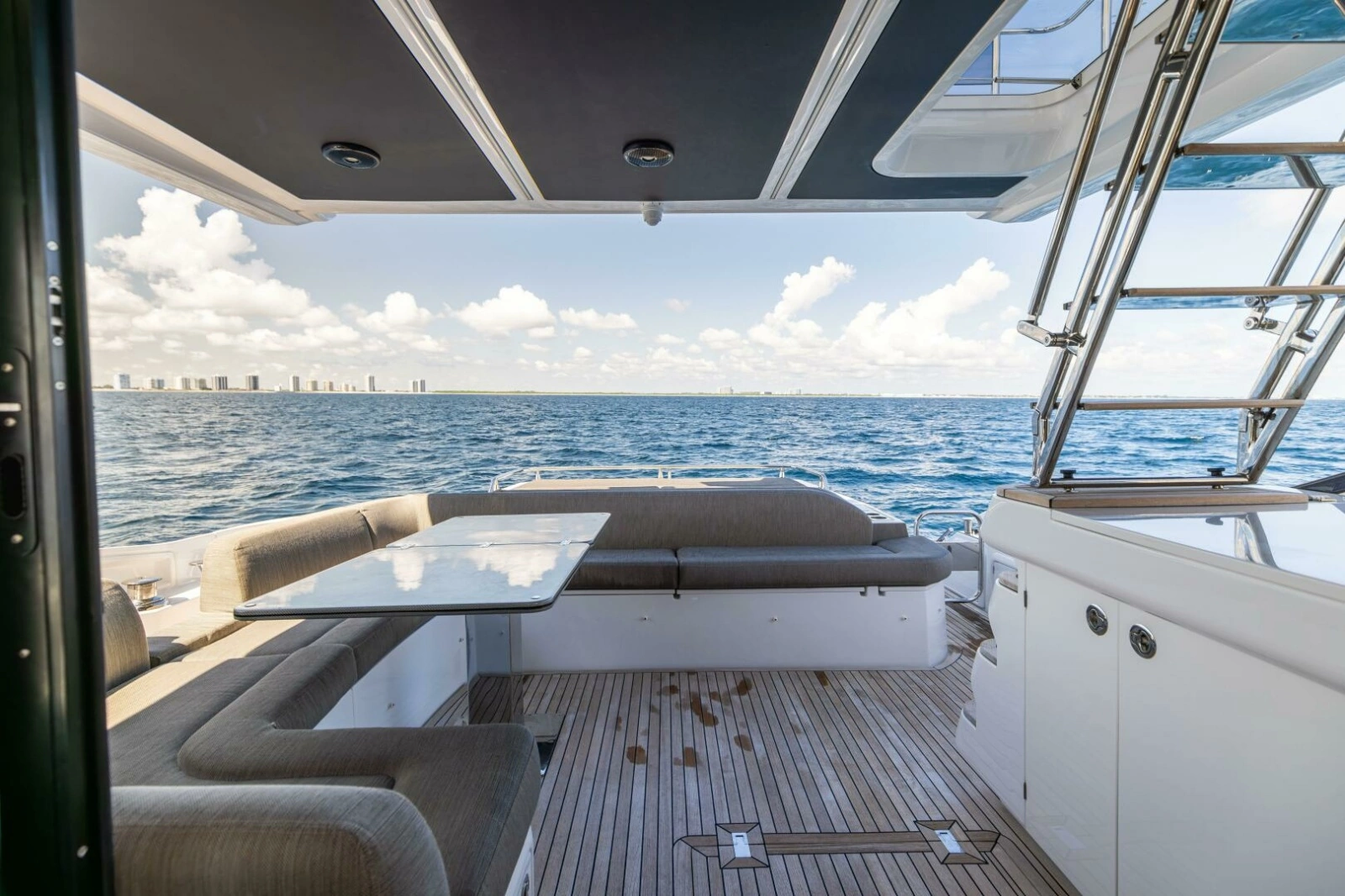 Azimut 60 - Azure - Cockpit