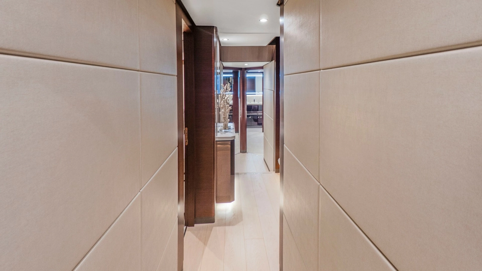 Galati-LONESTAR-Staterooms7