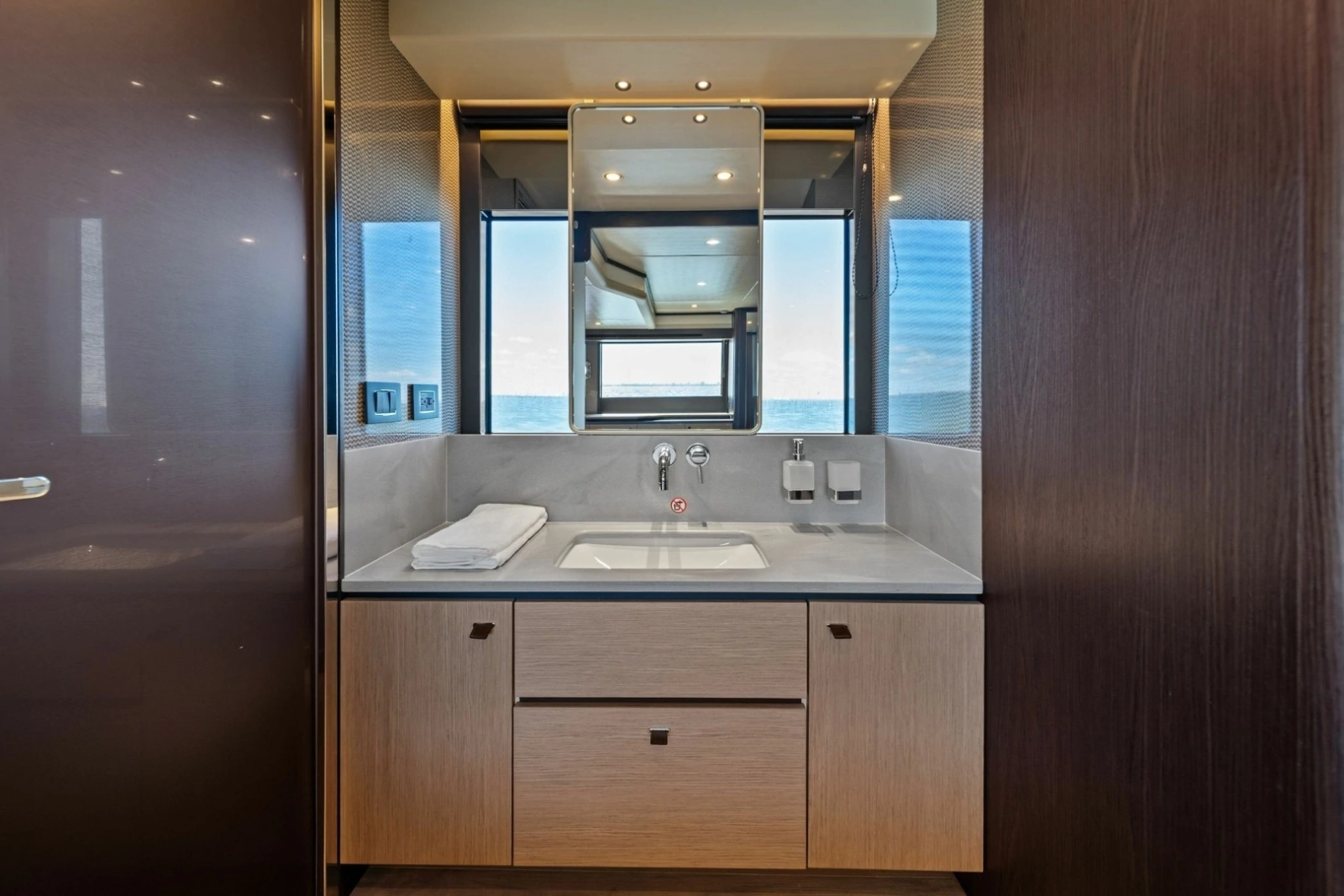 New 2027 56 Absolute Fly 56ft Absolute Yacht For Sale