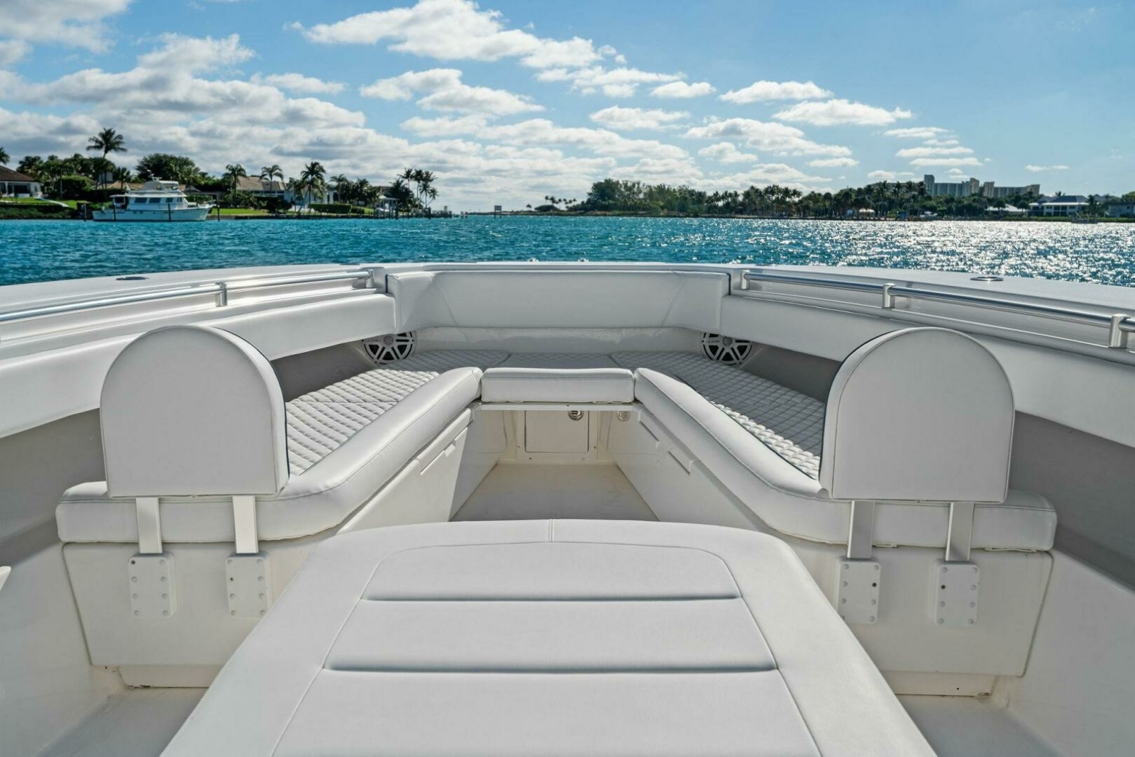 42' 2019 Invincible 42 Open Fisherman