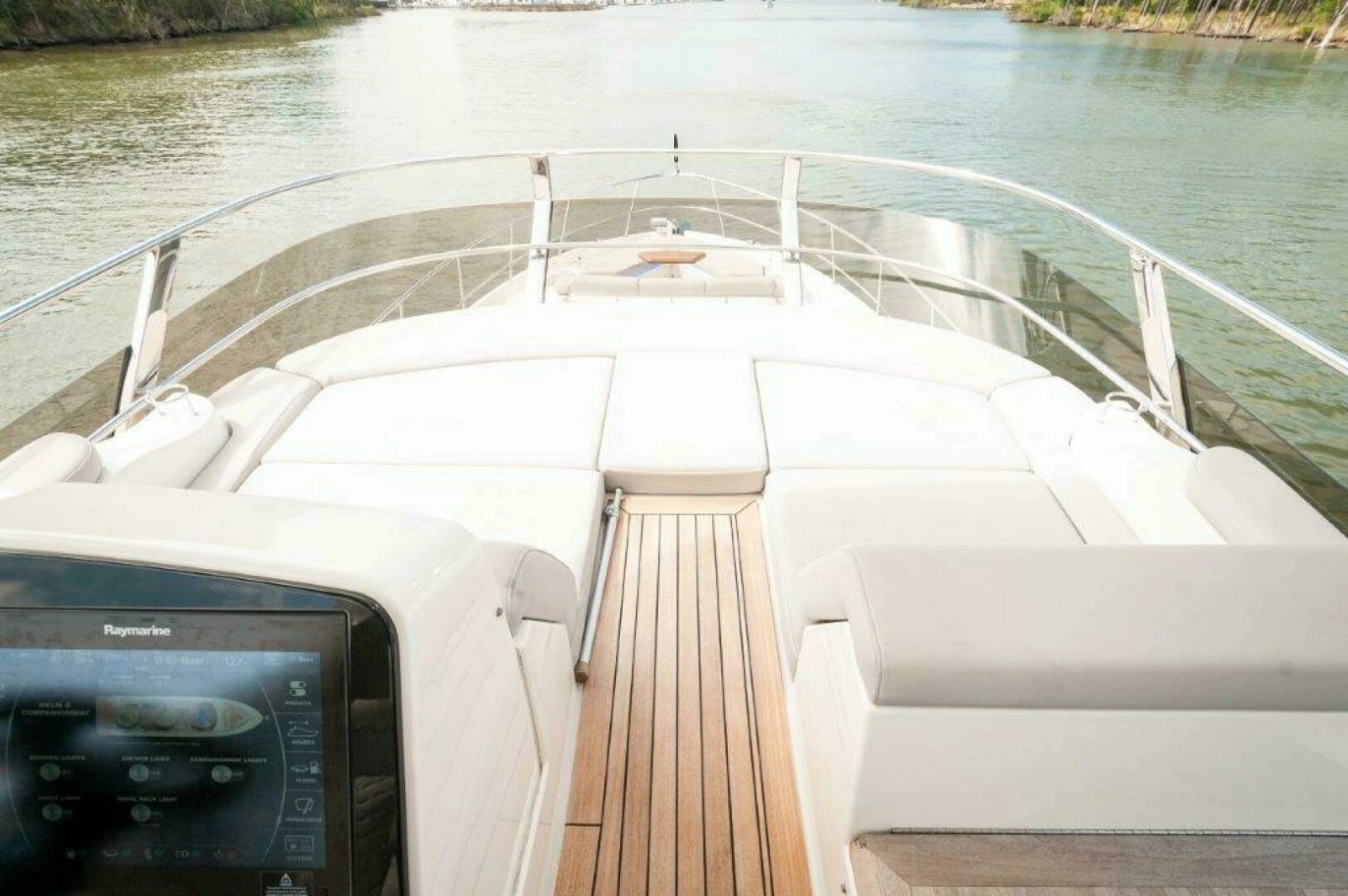 2018 Sea Ray L550 Flybridge photo 34