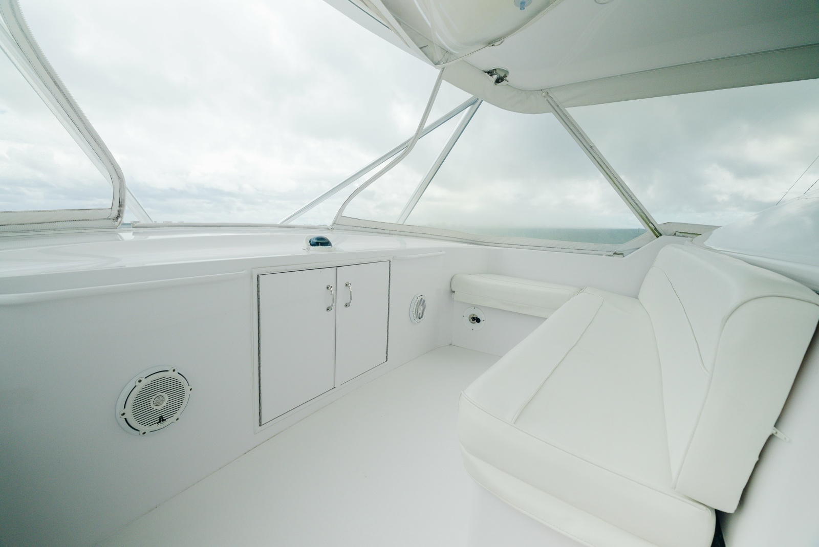 2005 Hatteras 60 Convertible