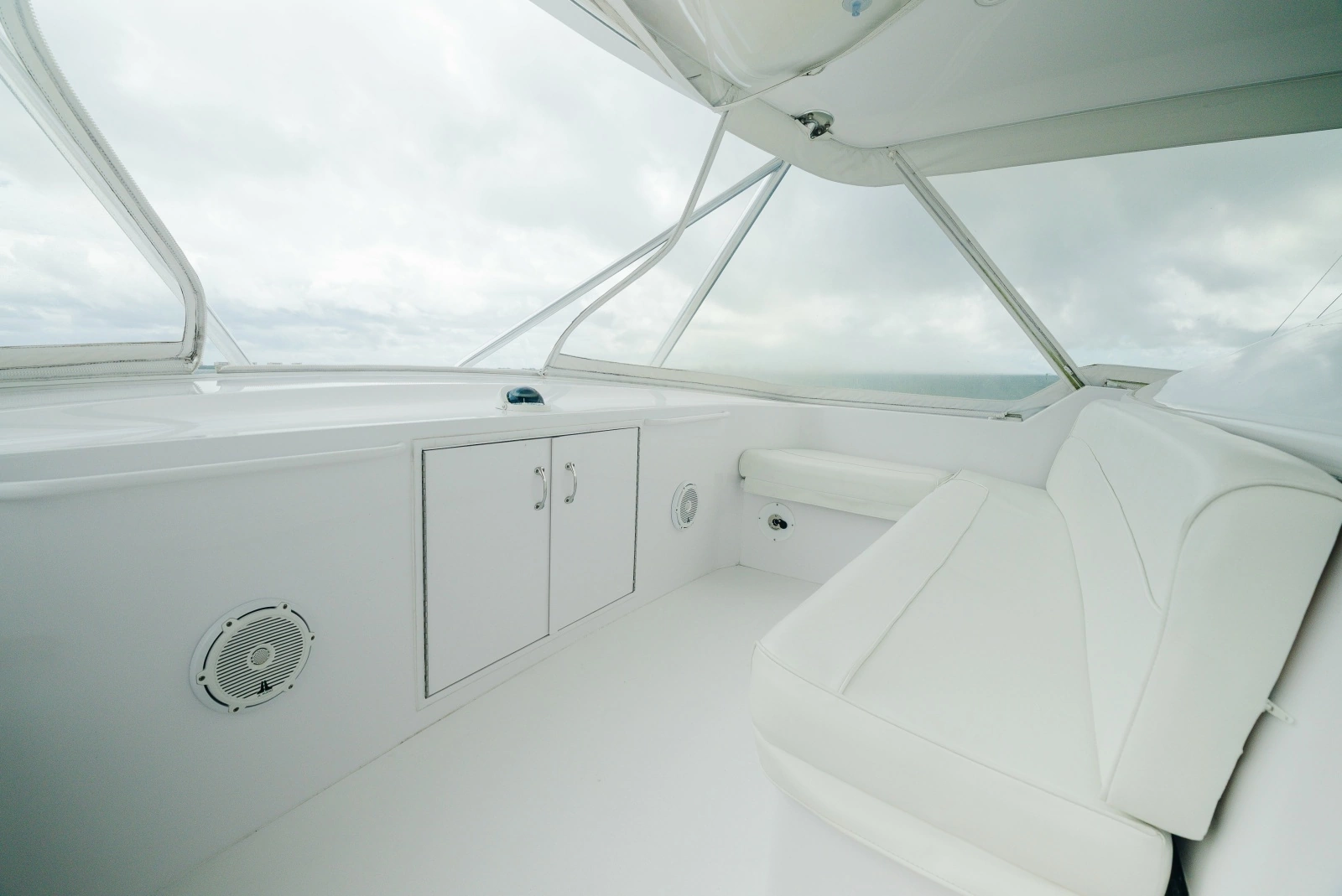 2005 Hatteras 60 Convertible