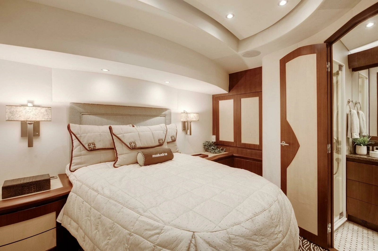 Ocean Yachts 64 - Love Boat - Stateroom