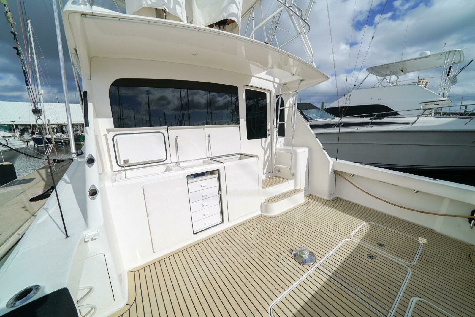 45' 2007 Viking 45 Convertible