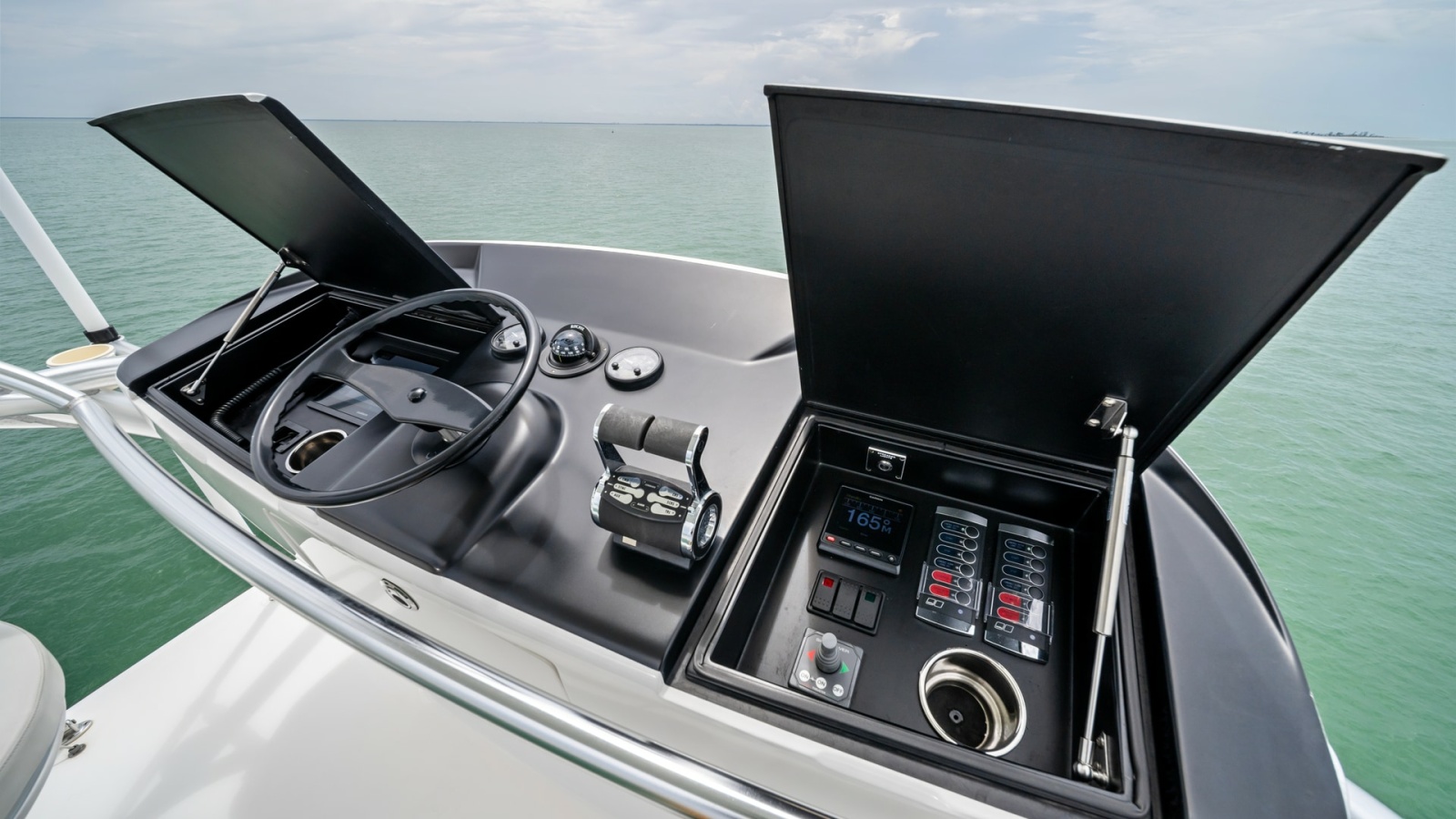 Flybridge Helm Station