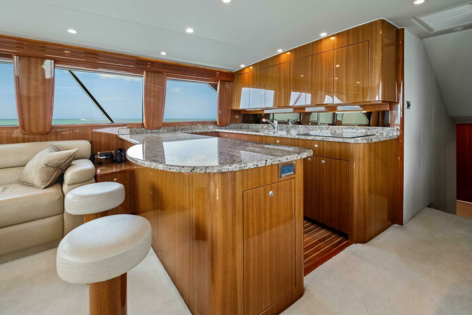 64' 2008 Viking 64 Convertible
