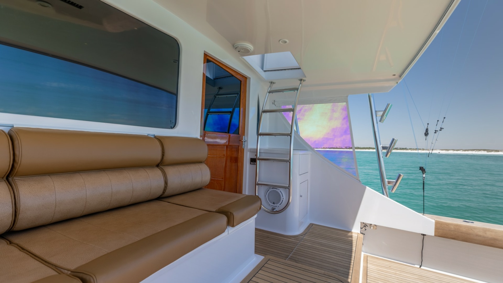 Aft Deck Seating and Ladder Access