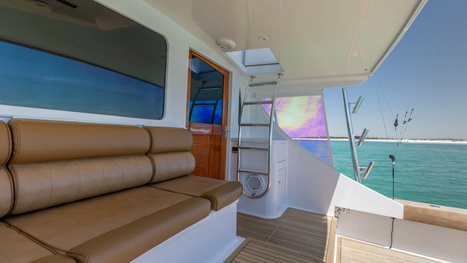 Aft Deck Seating and Ladder Access