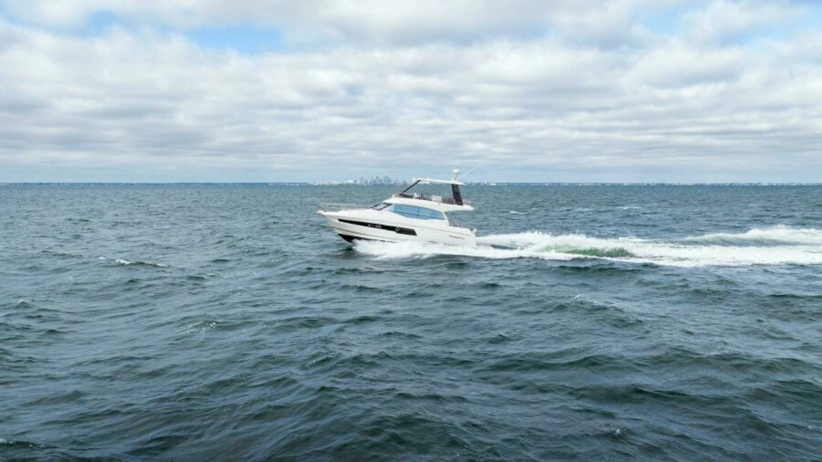 2024 46 Prestige Flybridge -Running Profile