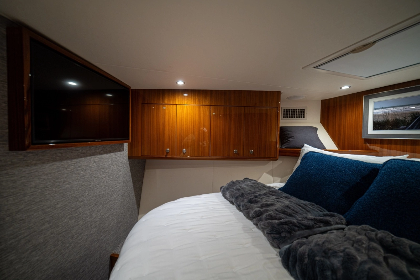 2023 Viking 46 Billfish Master Stateroom