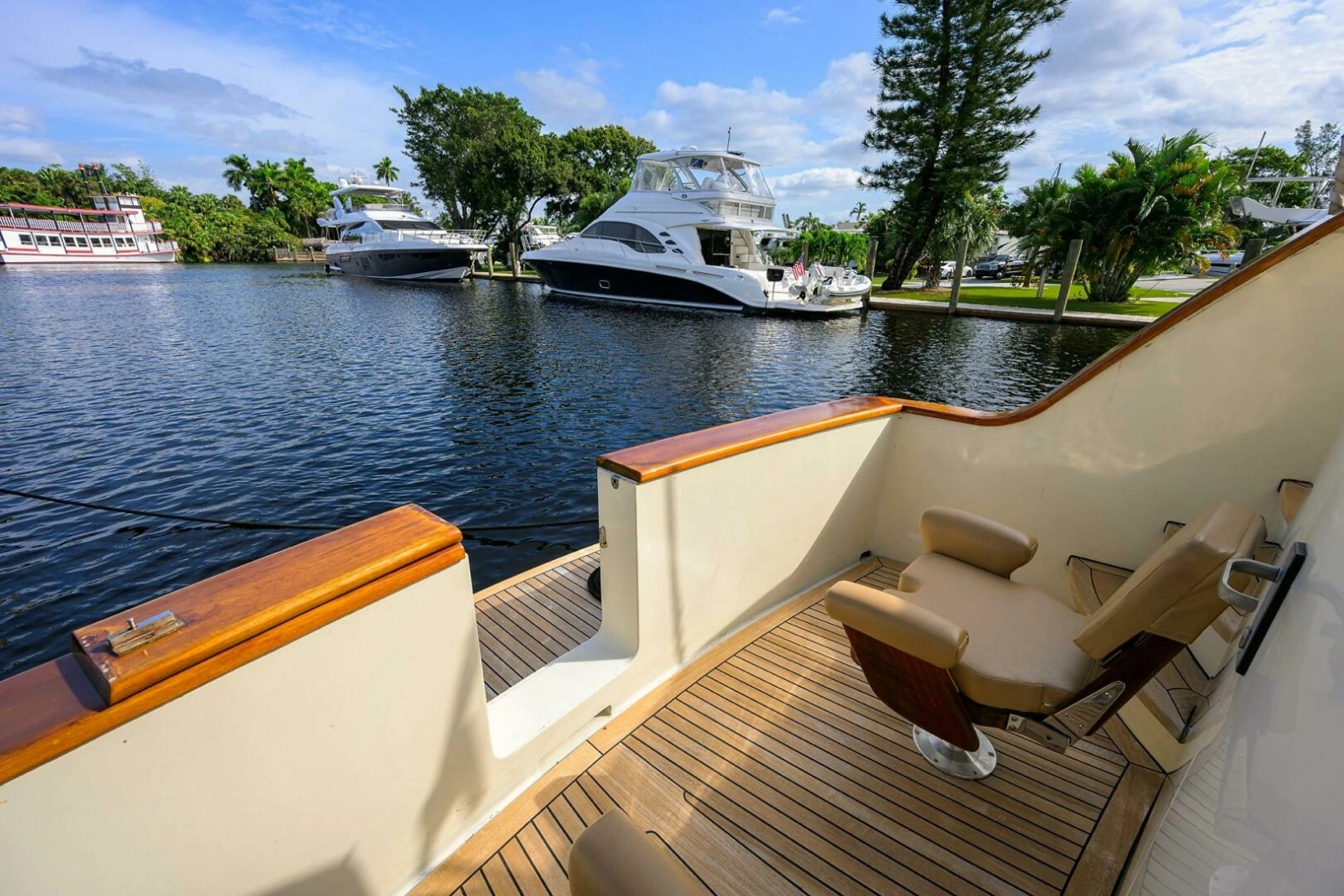 1991 Hatteras 78 Cockpit Motor Yacht