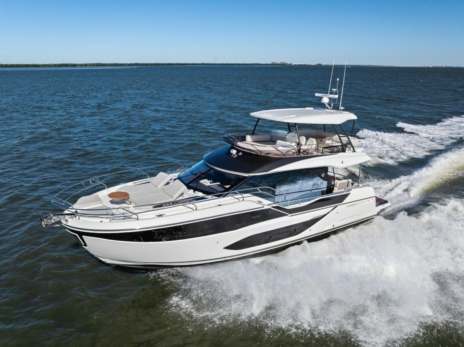 2026 F5.7 Prestige Yachts Profile