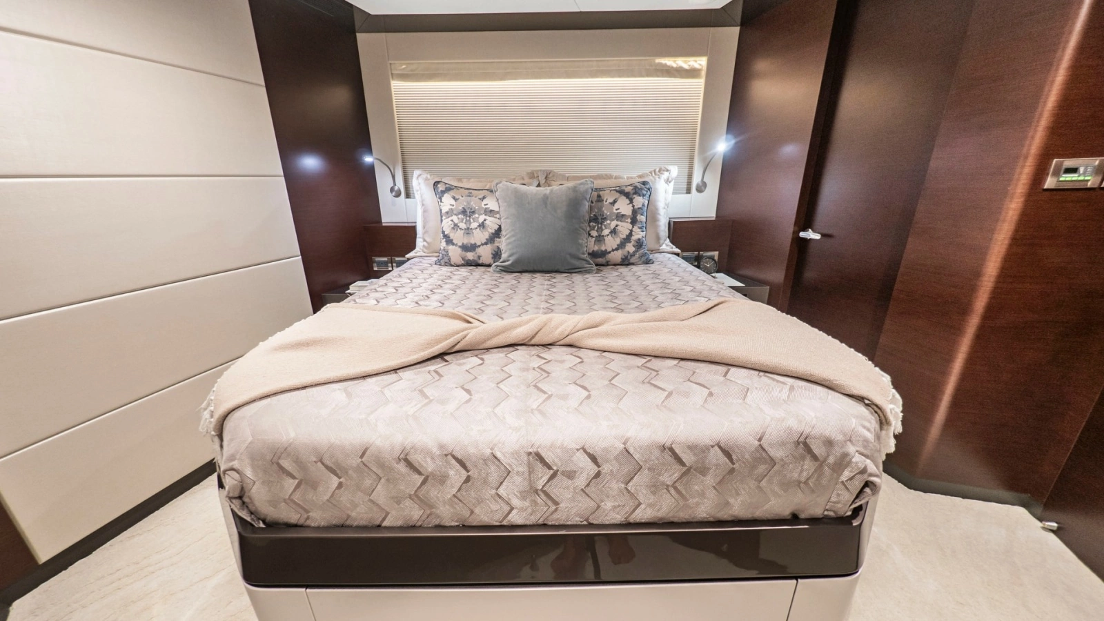 Galati-LONESTAR-Staterooms4