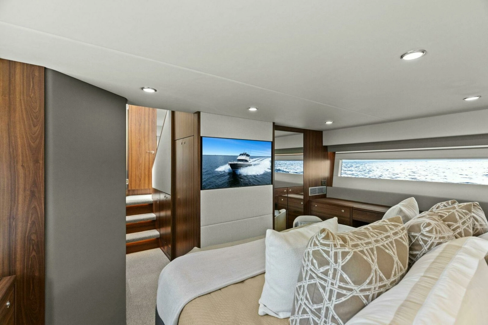 2025 Maritimo M600 