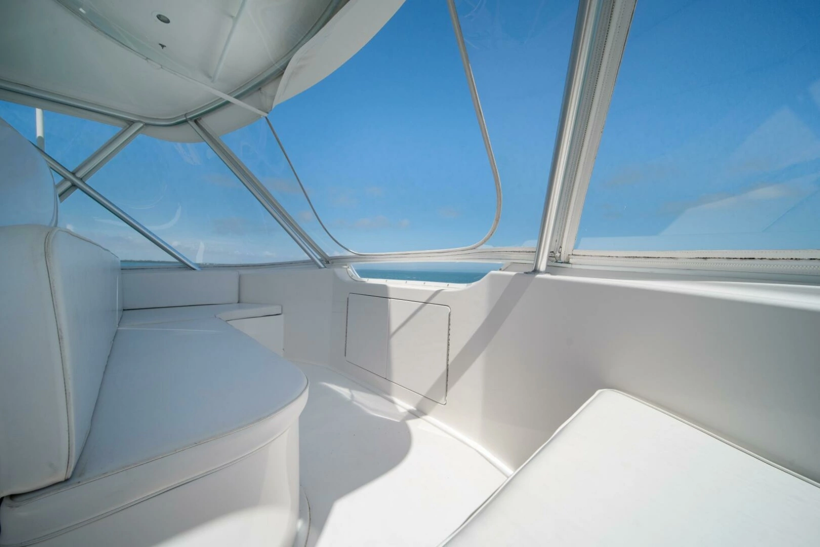 2006 Viking 52 Convertible