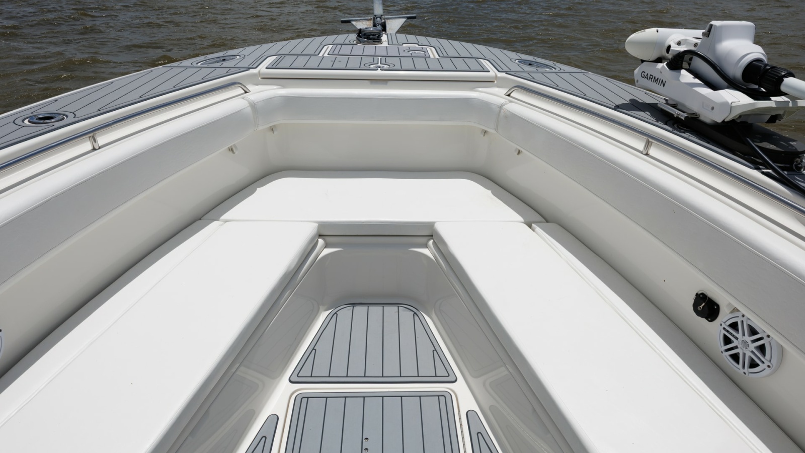 Spacious Bow Seating Area