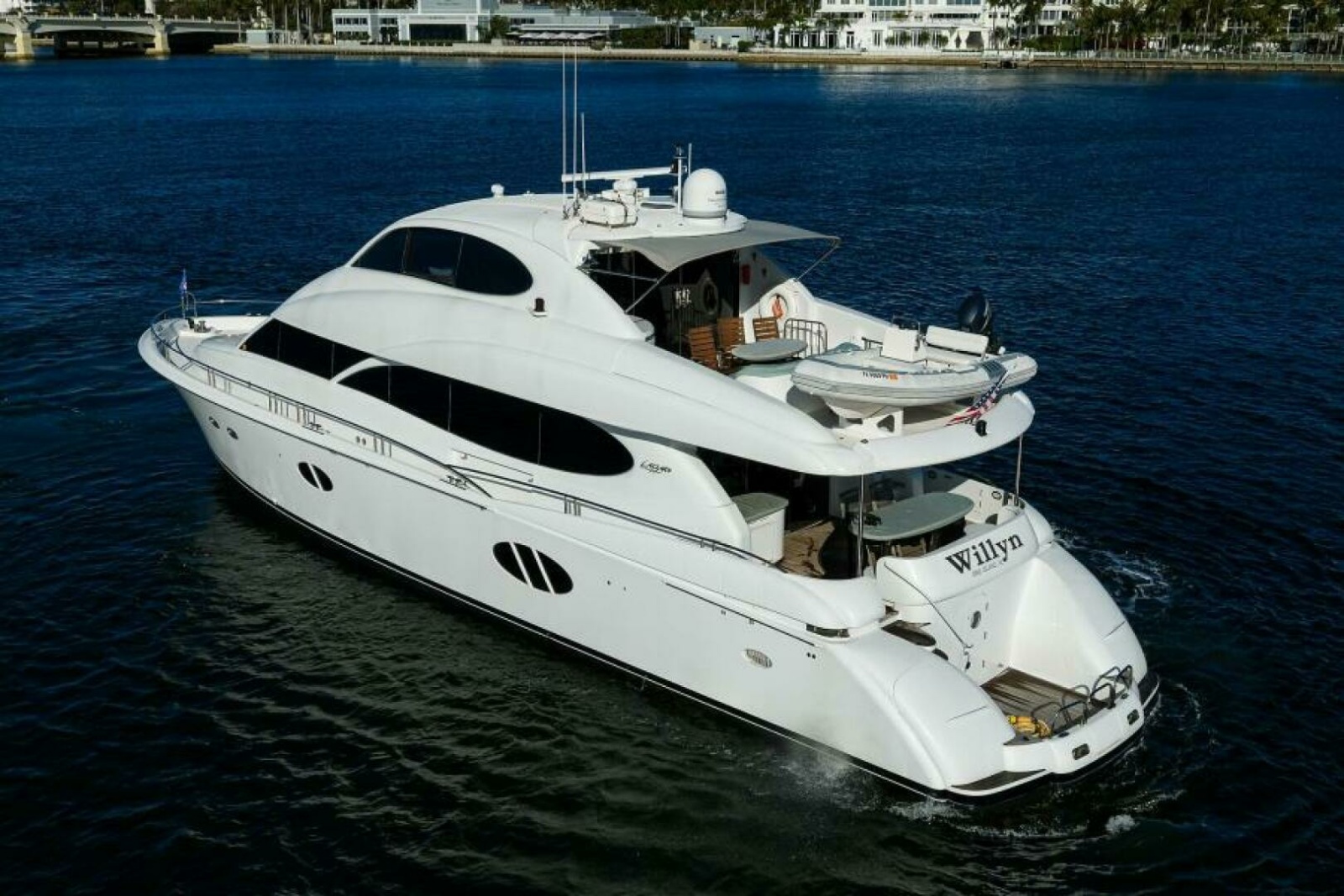 Lazzara 80 WILLYN - Aerial Port Profile