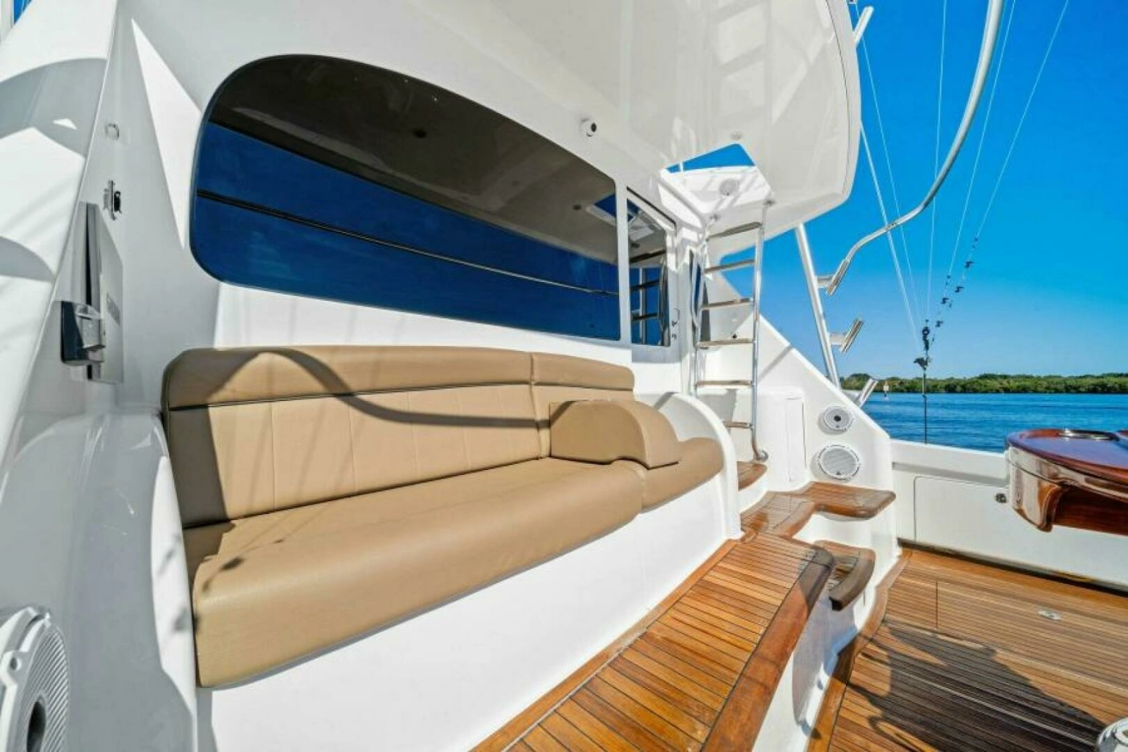 2016 Viking 55 Convertible photo 26