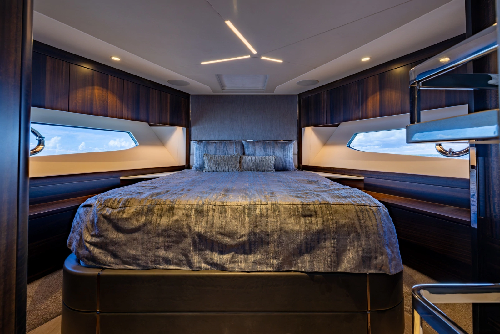 2022 Sunseeker Manhattan 68