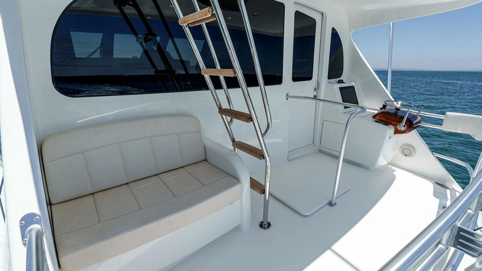 Skybridge Seating and Helm Access