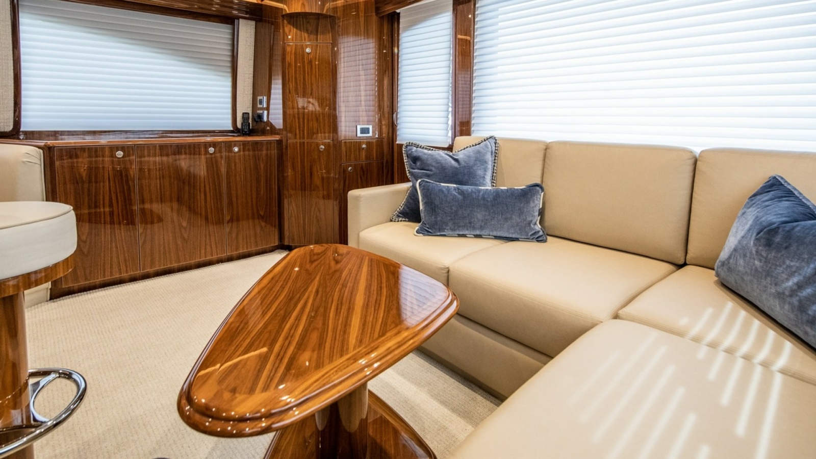 58' 2020 Viking 58 Convertible