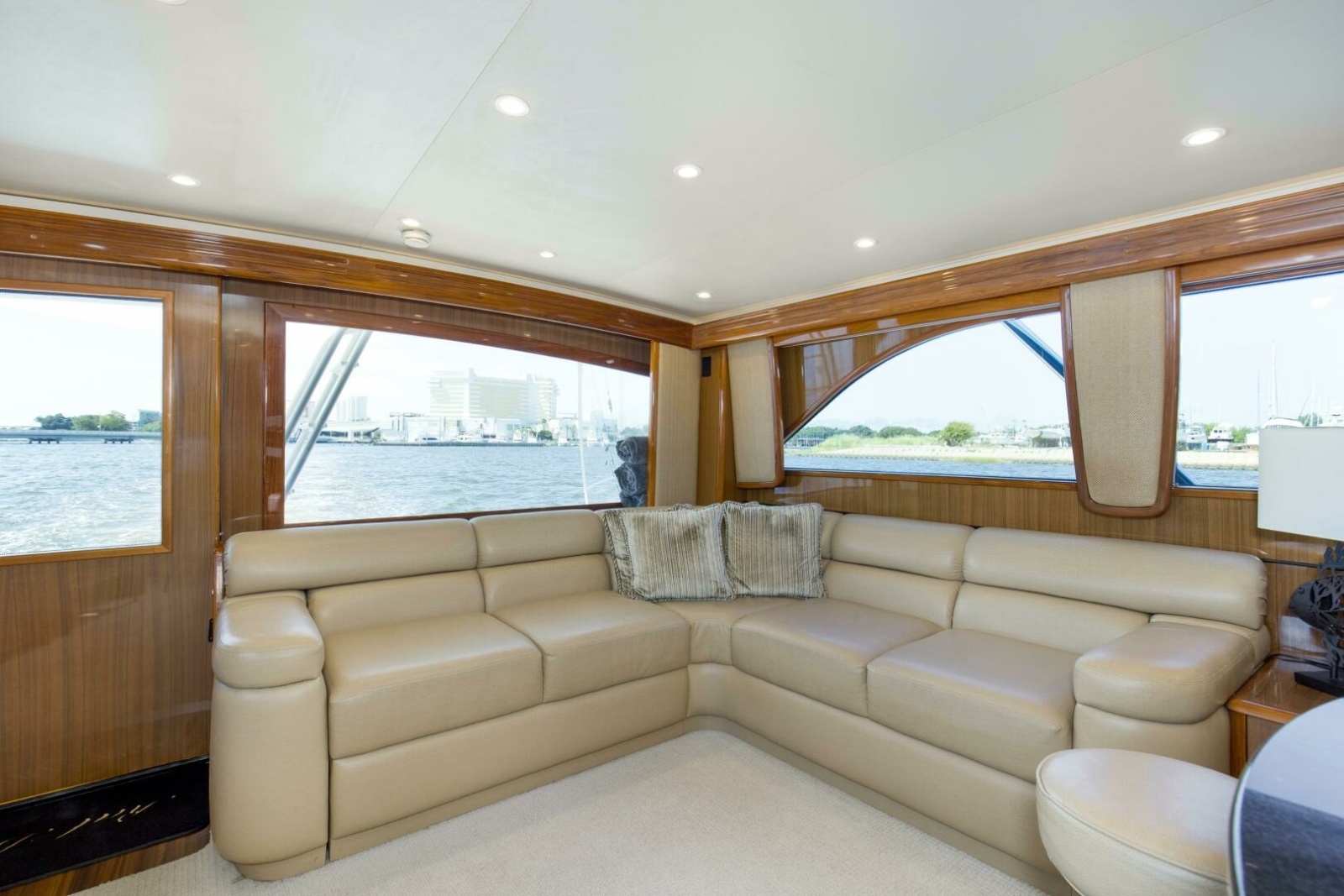 64' 2007 Viking 64 Enclosed Bridge