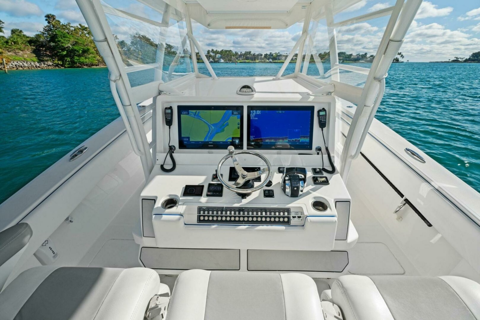42' 2019 Invincible 42 Open Fisherman