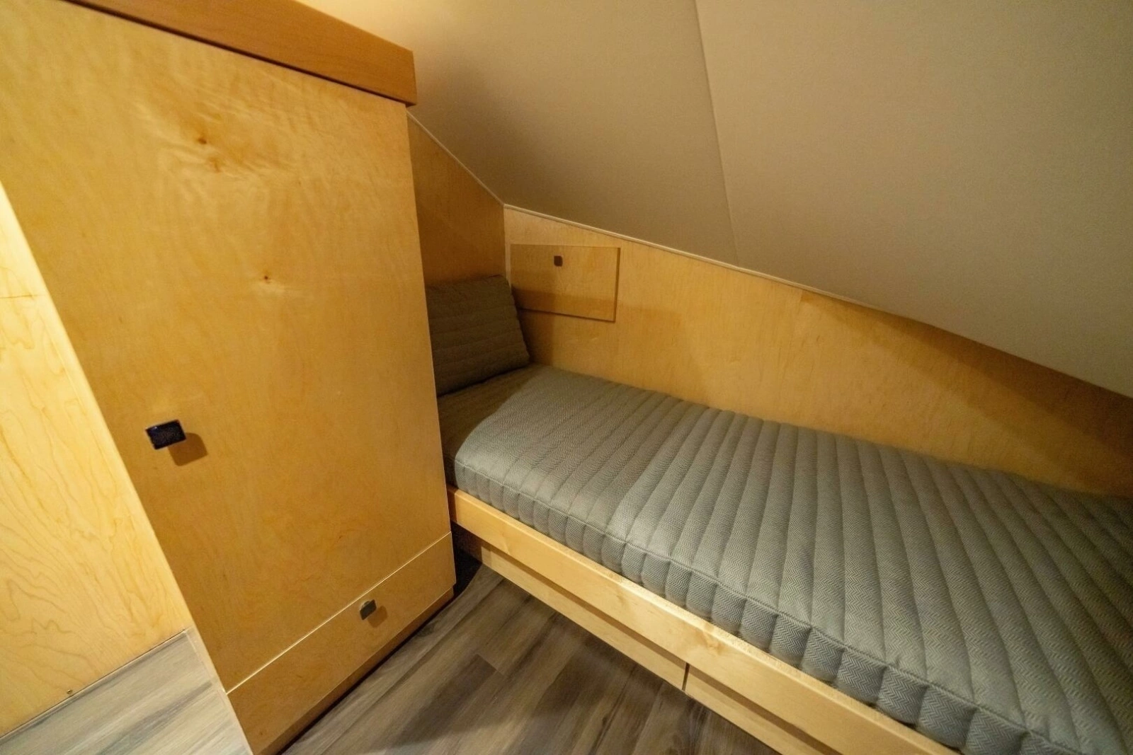 Viking 82 Convertible Pantry