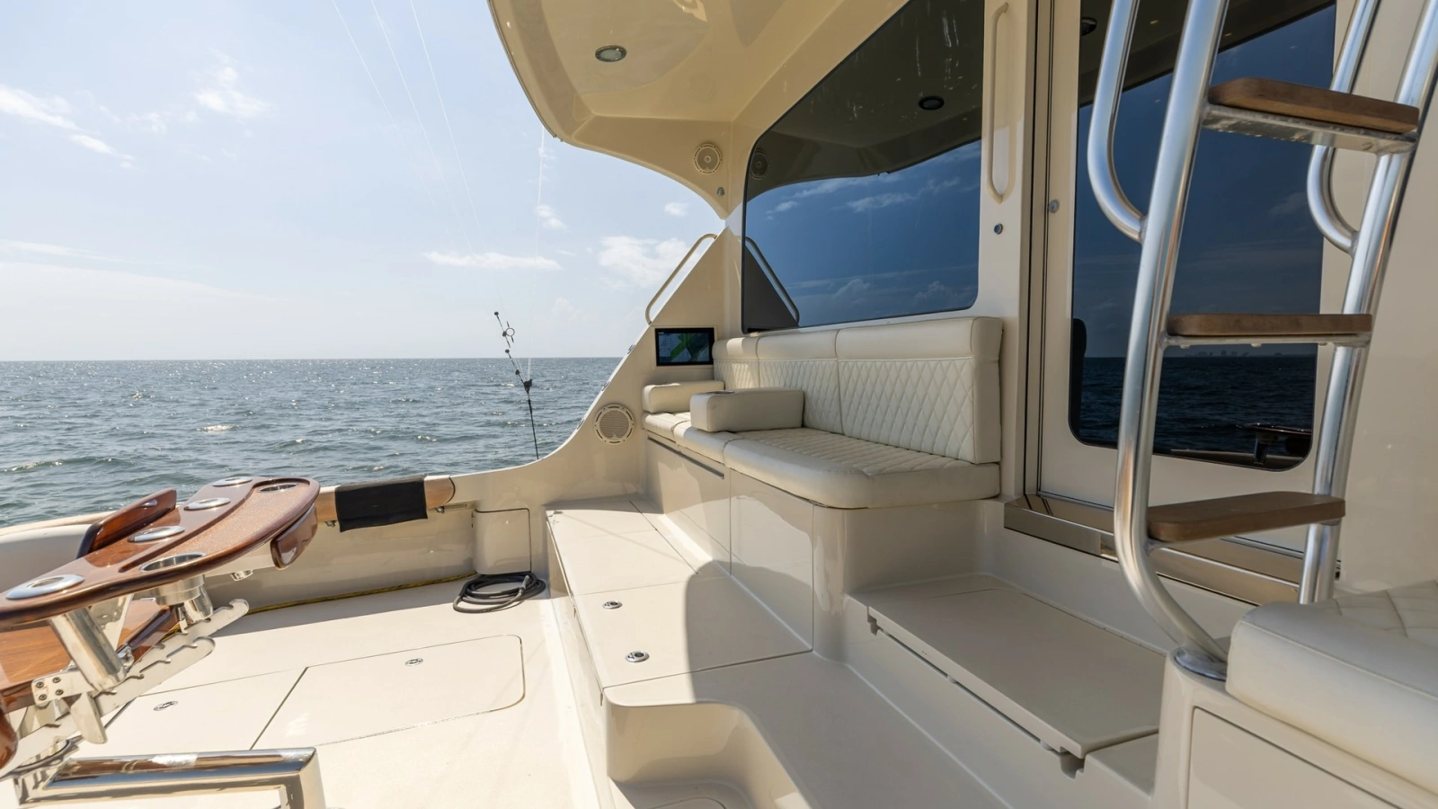 2007 Hatteras 68 Convertible- KEMOSABE- Cockpit