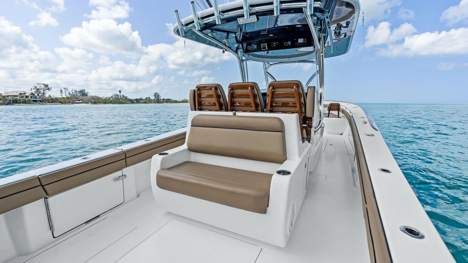 Center Console Helm with Seating