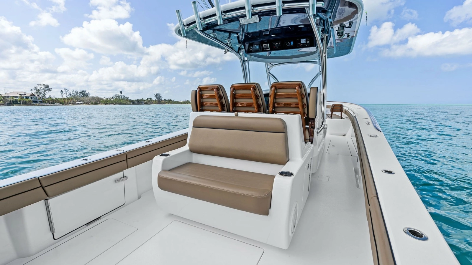 Center Console Helm with Seating